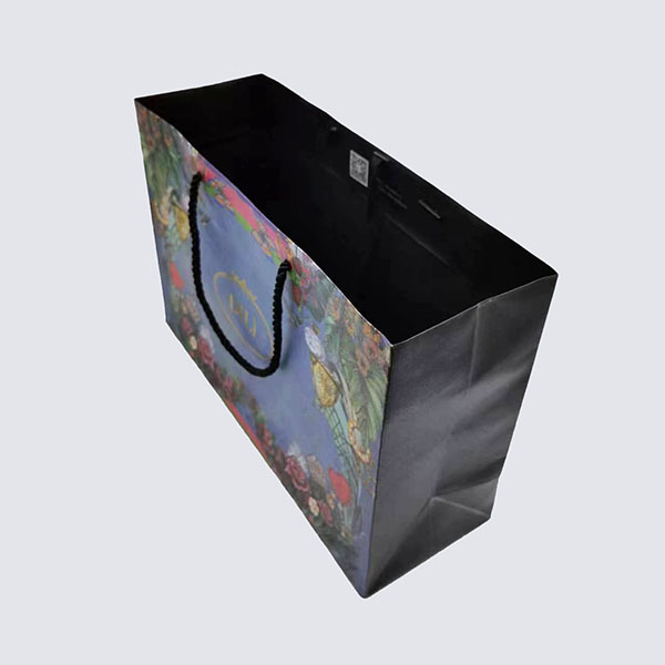 Luxury boutique black shopping bag for clothing